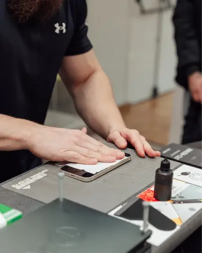 Chaque détail compte dans la réparation de votre smartphone à Roanne, Roanne, PHONE REVIVE