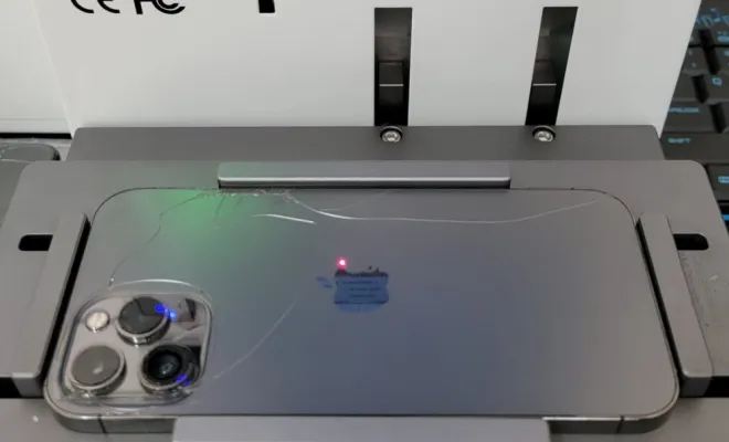 Changement vitre arrière iPhone à Roanne, Roanne, PHONE REVIVE